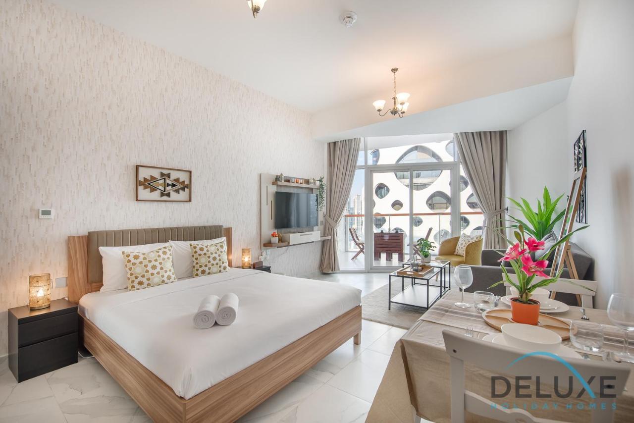 Intimate Studio At Millennium Binghatti Residence Business Bay By Deluxe Holiday Homes Дубай Екстер'єр фото