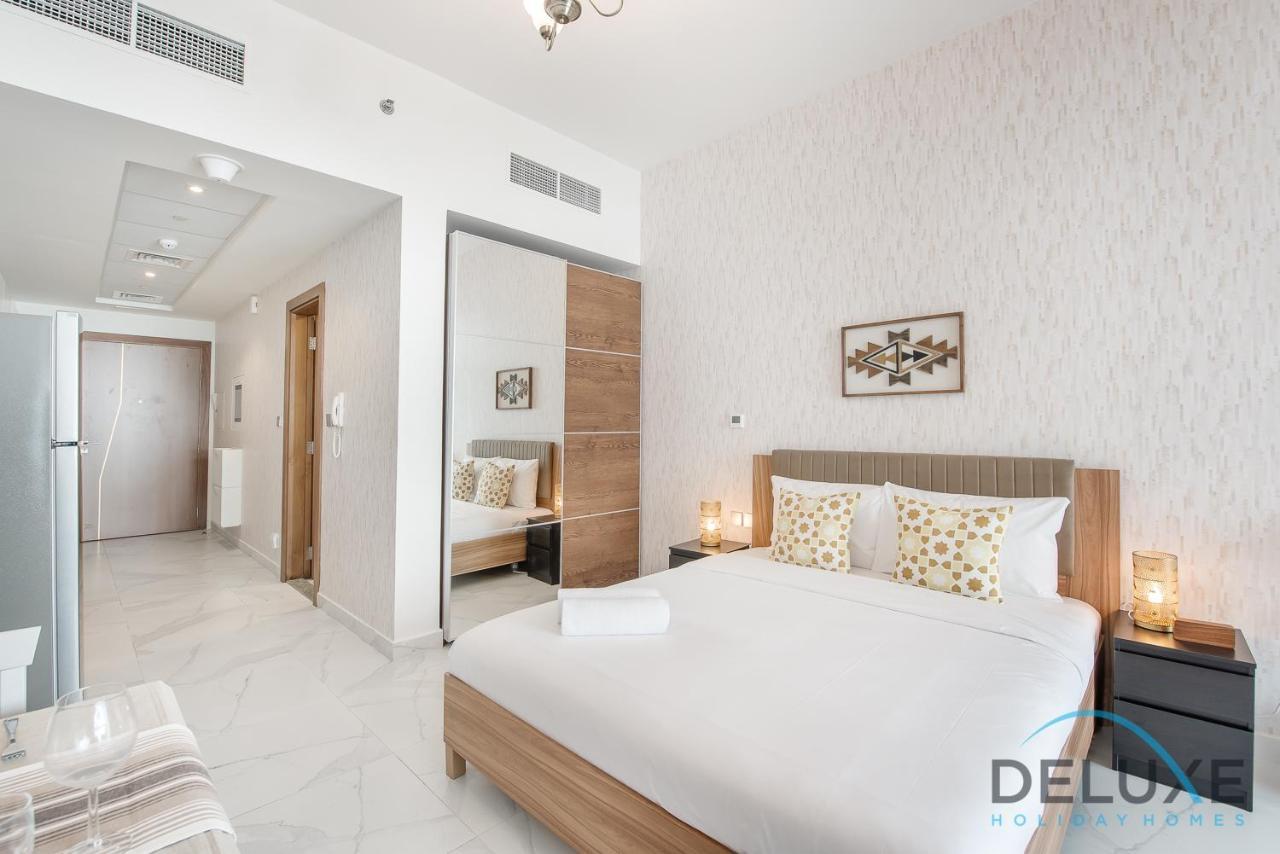 Intimate Studio At Millennium Binghatti Residence Business Bay By Deluxe Holiday Homes Дубай Екстер'єр фото